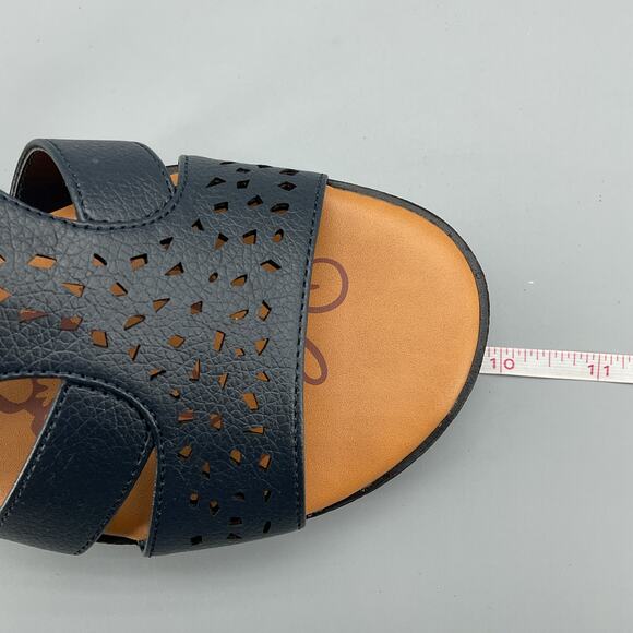 NEW Easy Street Women Bolt Decorative Cutout Flat Sandal Dark Navy Size 7M - Picture 7 of 10